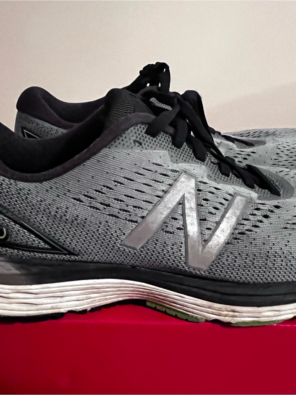 New Balance Men's Gray and Black Athletic Running Shoes